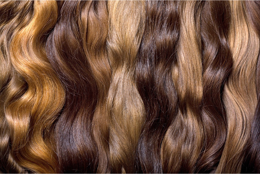 Perruque en cheveux naturels ou synthétiques ?