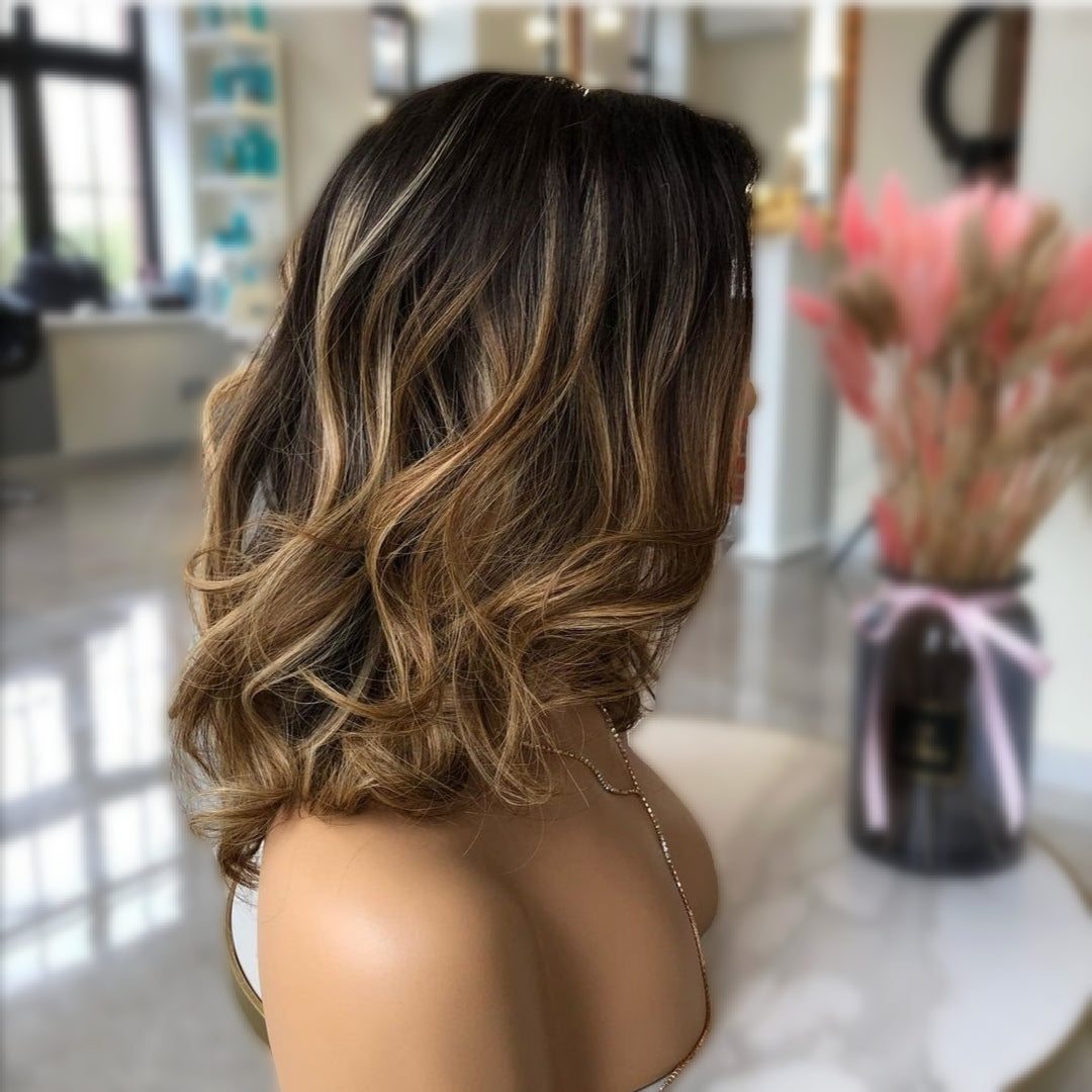 Perruque Châtain Foncé Mèche Blonde Modèle Émilia